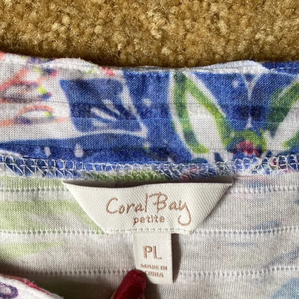 Coral Bay v neck large floral top blouse shirt LP petite - Picture 3 of 5